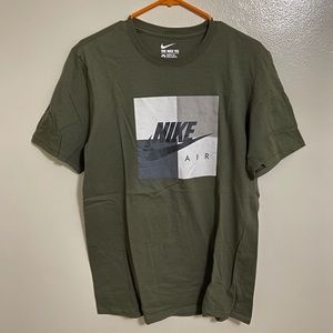 Nike Shirt size Medium Like New